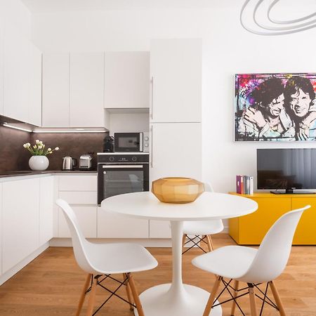 San Babila Design Apartment R&R Milan Bagian luar foto