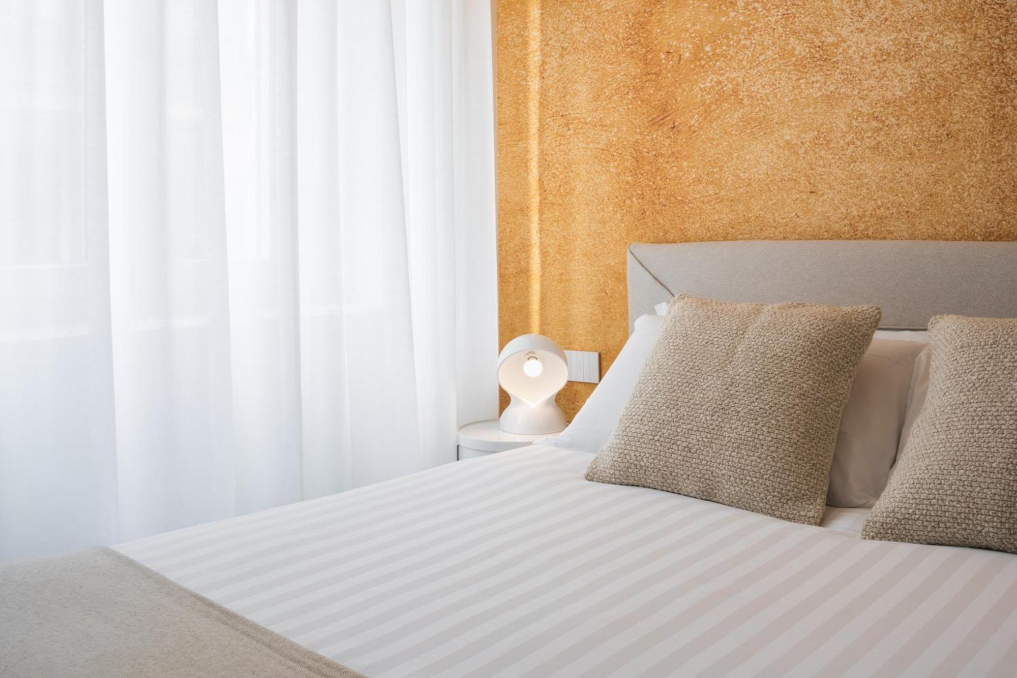 San Babila Design Apartment R&R Milan Bagian luar foto