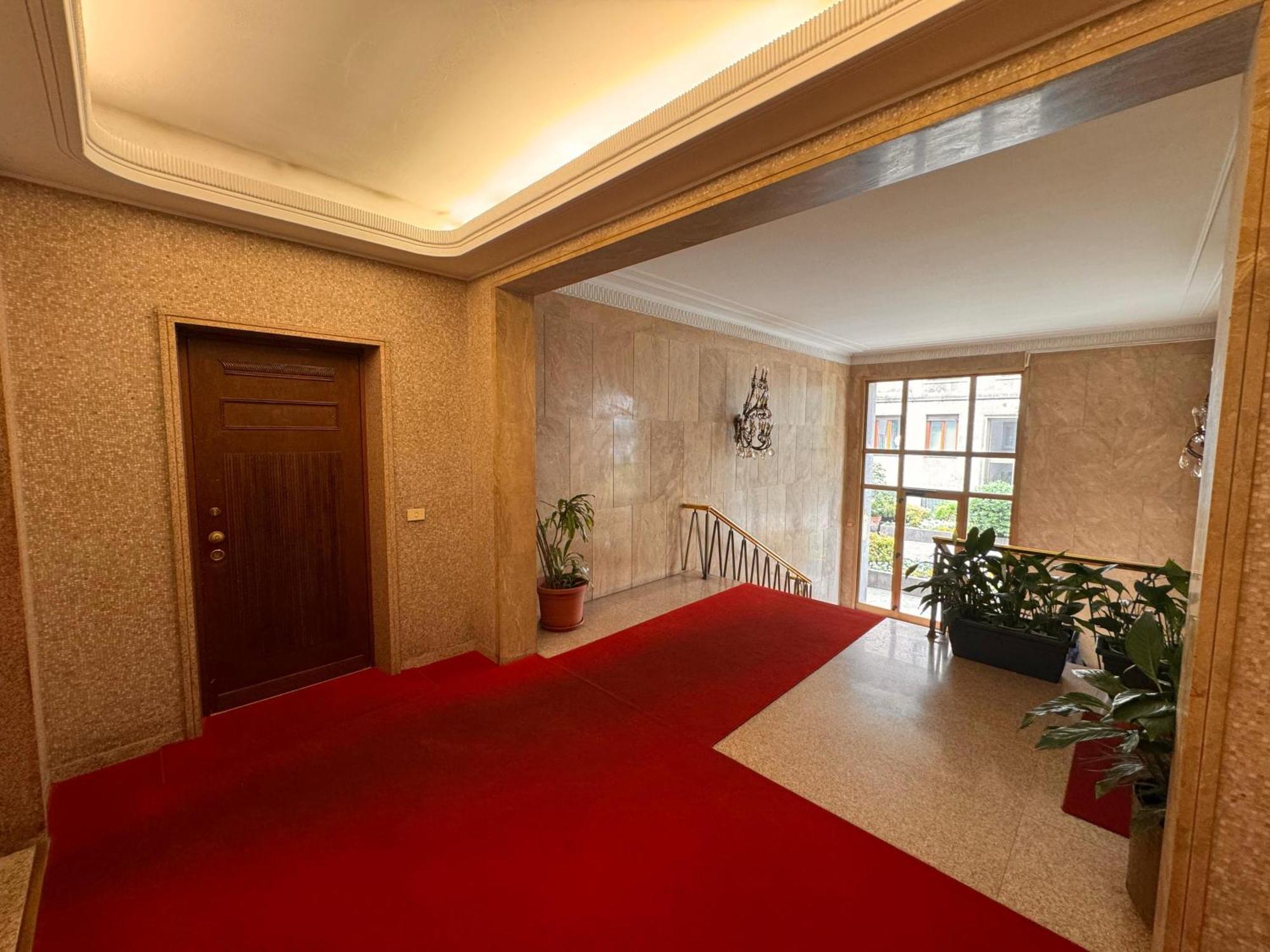 San Babila Design Apartment R&R Milan Bagian luar foto